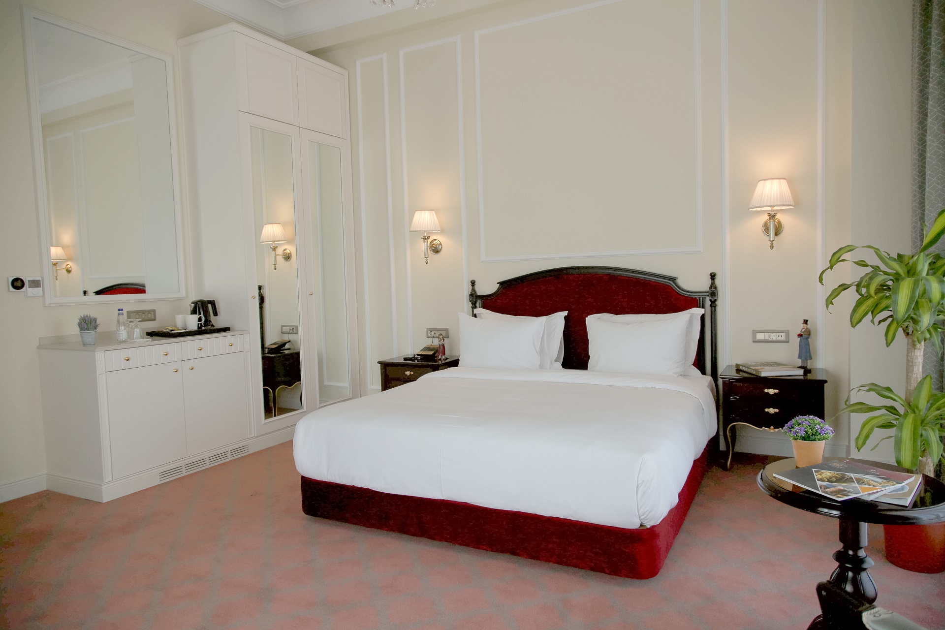 Deluxe French Room