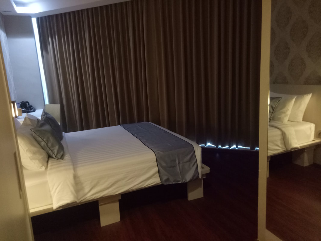  CORNER SUITE