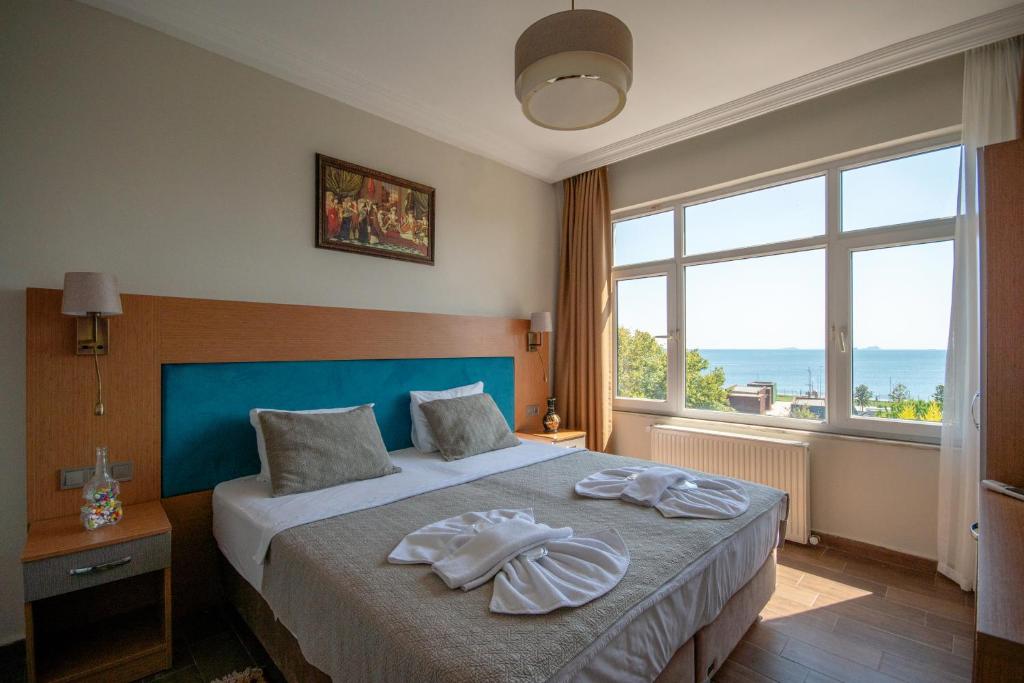 Connection Room With Sea View
