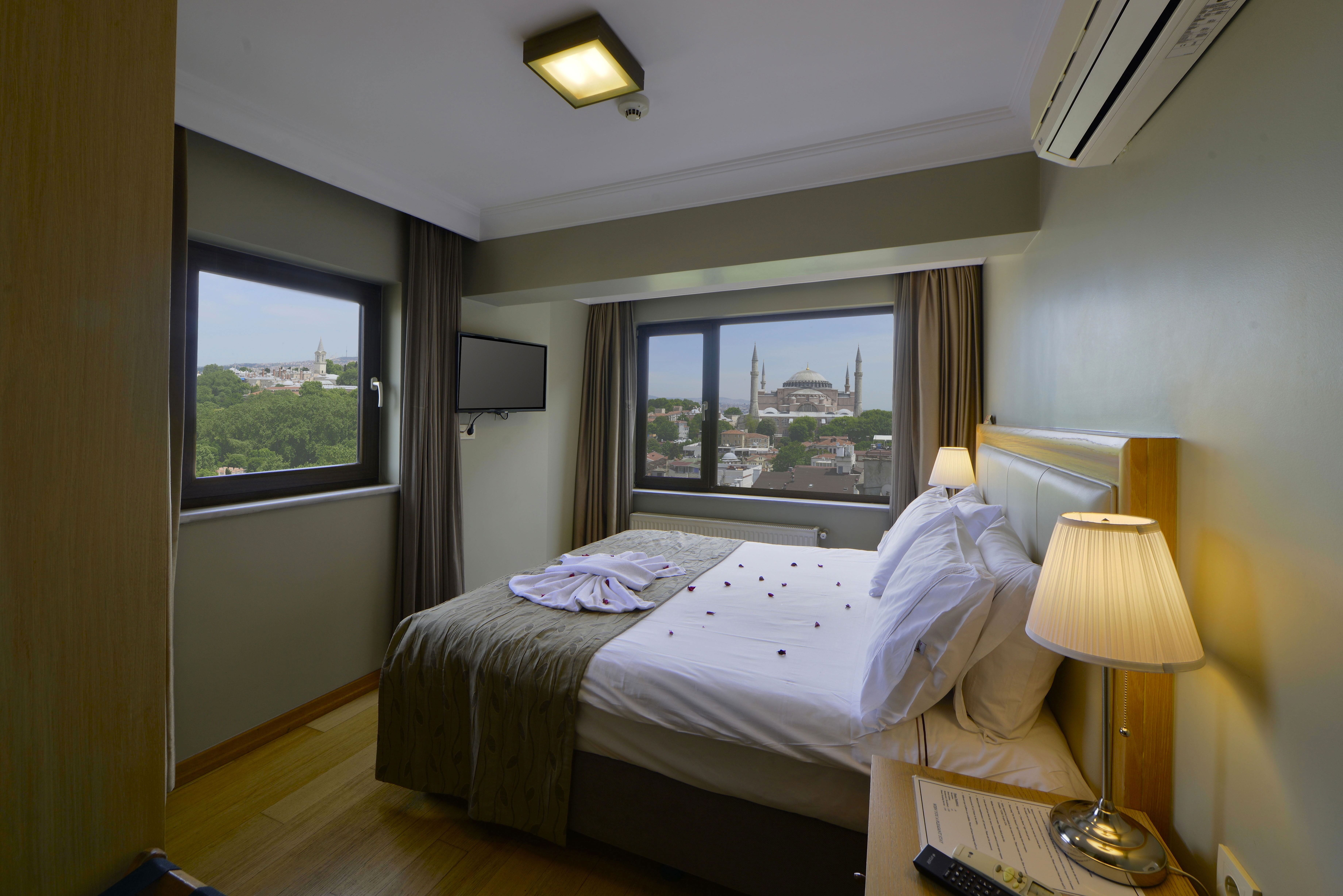 Deluxe Double Room with Hagia Sophia View