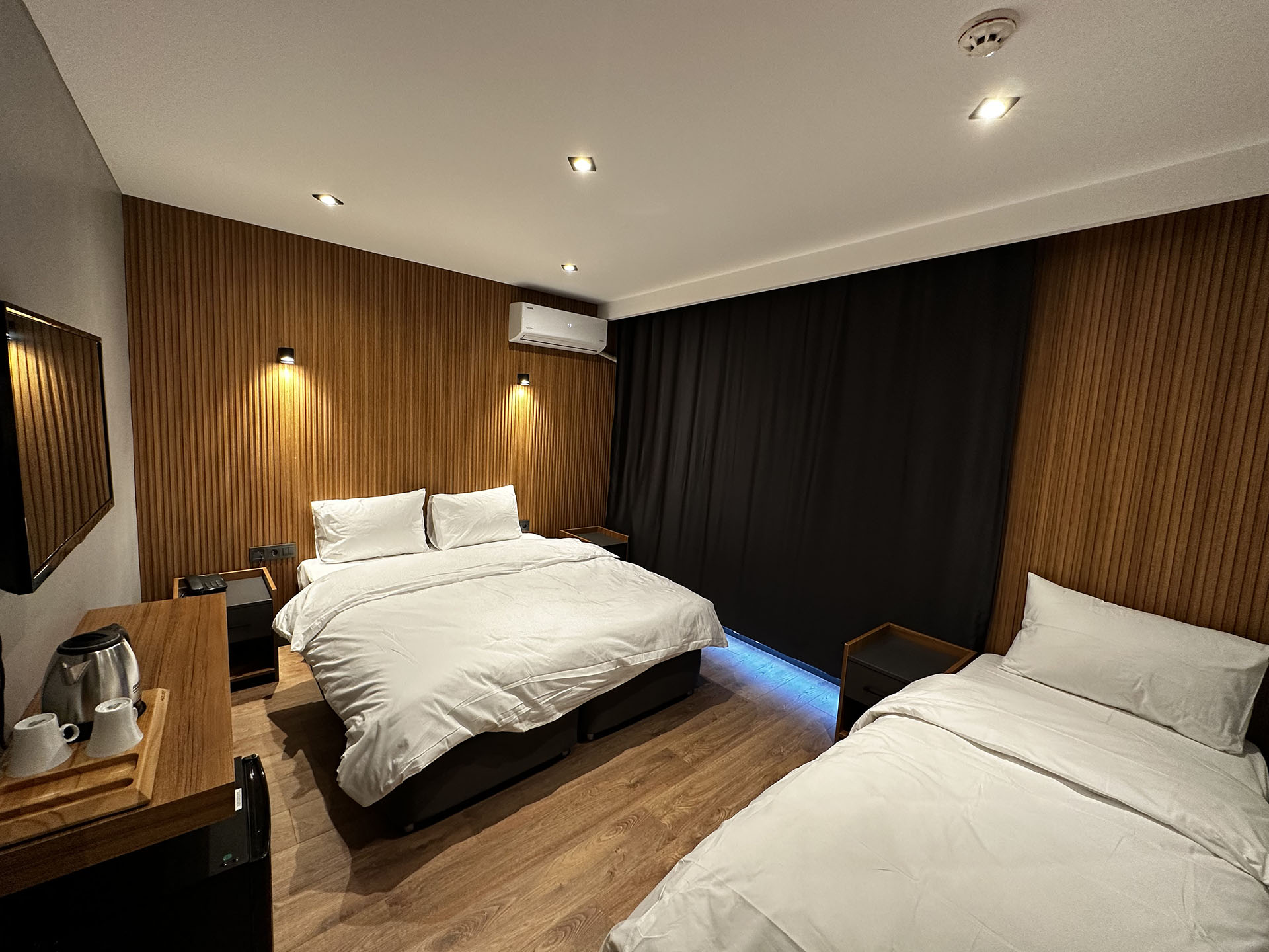 Trible Room