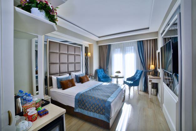 Deluxe Room with King Bed