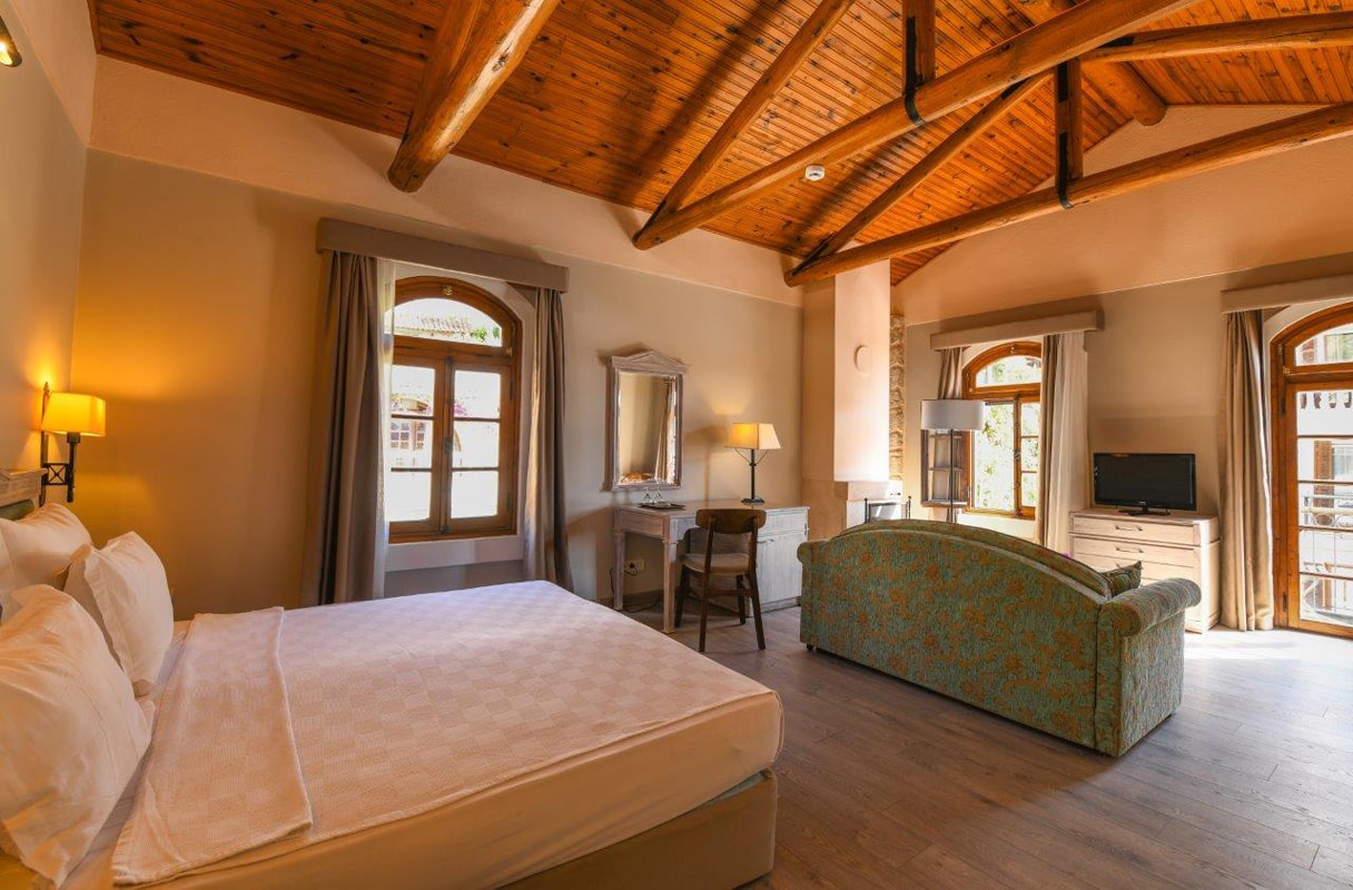 PARTIAL SEA VIEW ROOM