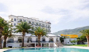 Serenita Beach Hotel